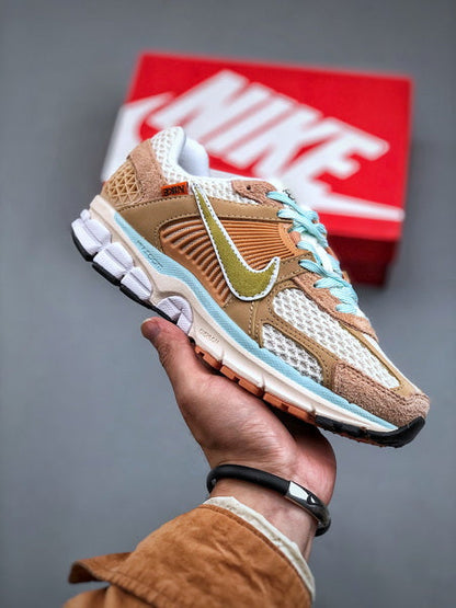 NIKE ZOOM Vomero 5
