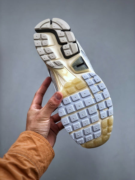 NIKE ZOOM Vomero 5