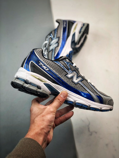 New Balance 740