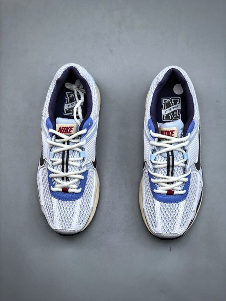 NIKE ZOOM Vomero 5
