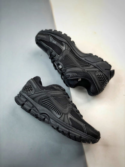 NIKE ZOOM Vomero 5 FULL BLACK