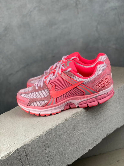 NIKE ZOOM Vomero 5 PINK