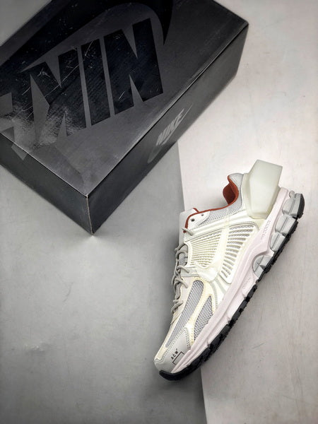 NIKE ZOOM Vomero 5 A-Cold-Wall