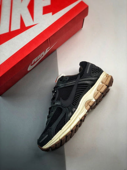 NIKE ZOOM Vomero 5