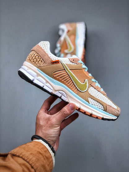 NIKE ZOOM Vomero 5