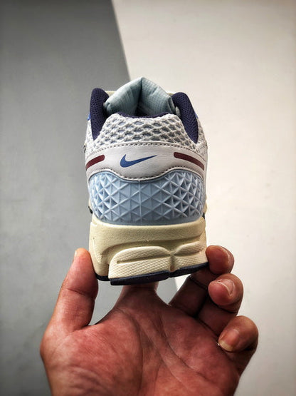 NIKE ZOOM Vomero 5