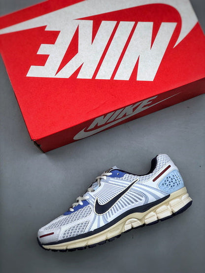 NIKE ZOOM Vomero 5
