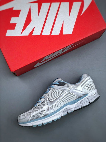 NIKE ZOOM Vomero 5