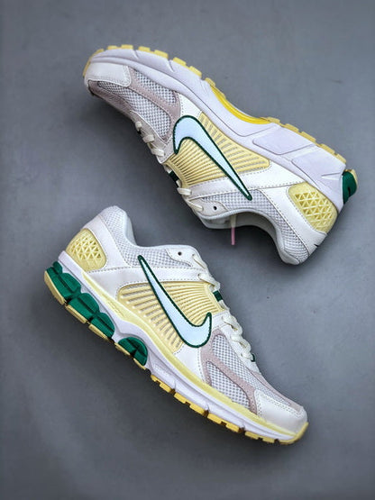 NIKE ZOOM Vomero 5