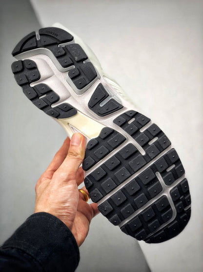 NIKE ZOOM Vomero 5 A-Cold-Wall