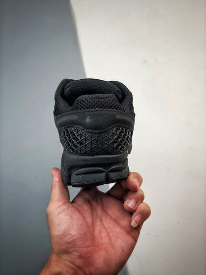 NIKE ZOOM Vomero 5 FULL BLACK