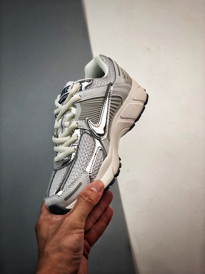 NIKE ZOOM Vomero 5