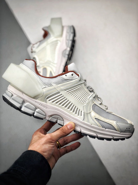 NIKE ZOOM Vomero 5 A-Cold-Wall
