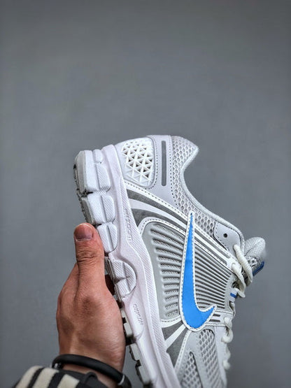NIKE ZOOM Vomero 5