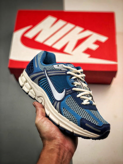 NIKE ZOOM Vomero 5