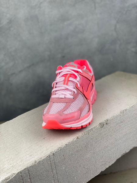 NIKE ZOOM Vomero 5 PINK