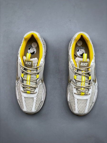 NIKE ZOOM Vomero 5