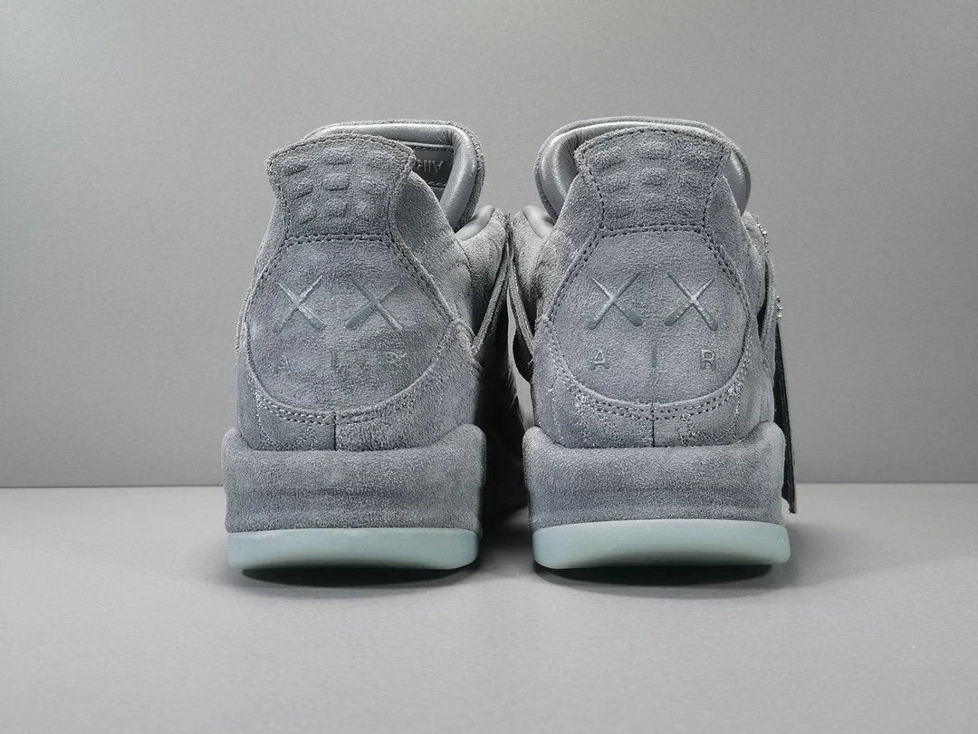 JORDAN 4 x KAWS GRIS